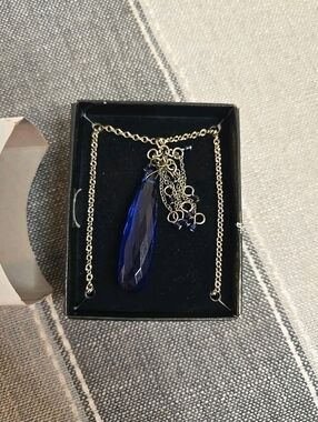 2013 Avon Necklace  Colorful Briolette Pendant Necklace Blue